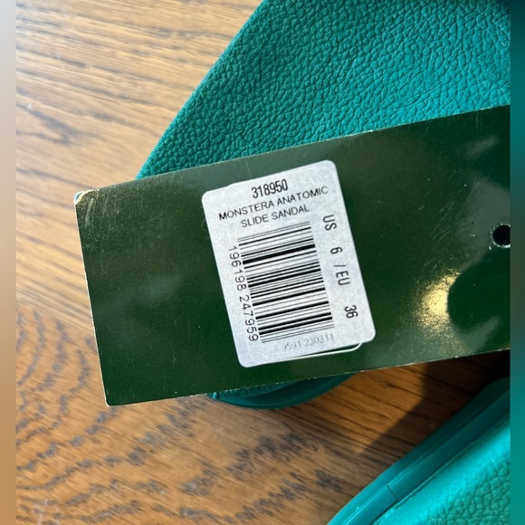 Farm Rio Monstera Leaf Slide Sandals in Green - Picture 8 of 11